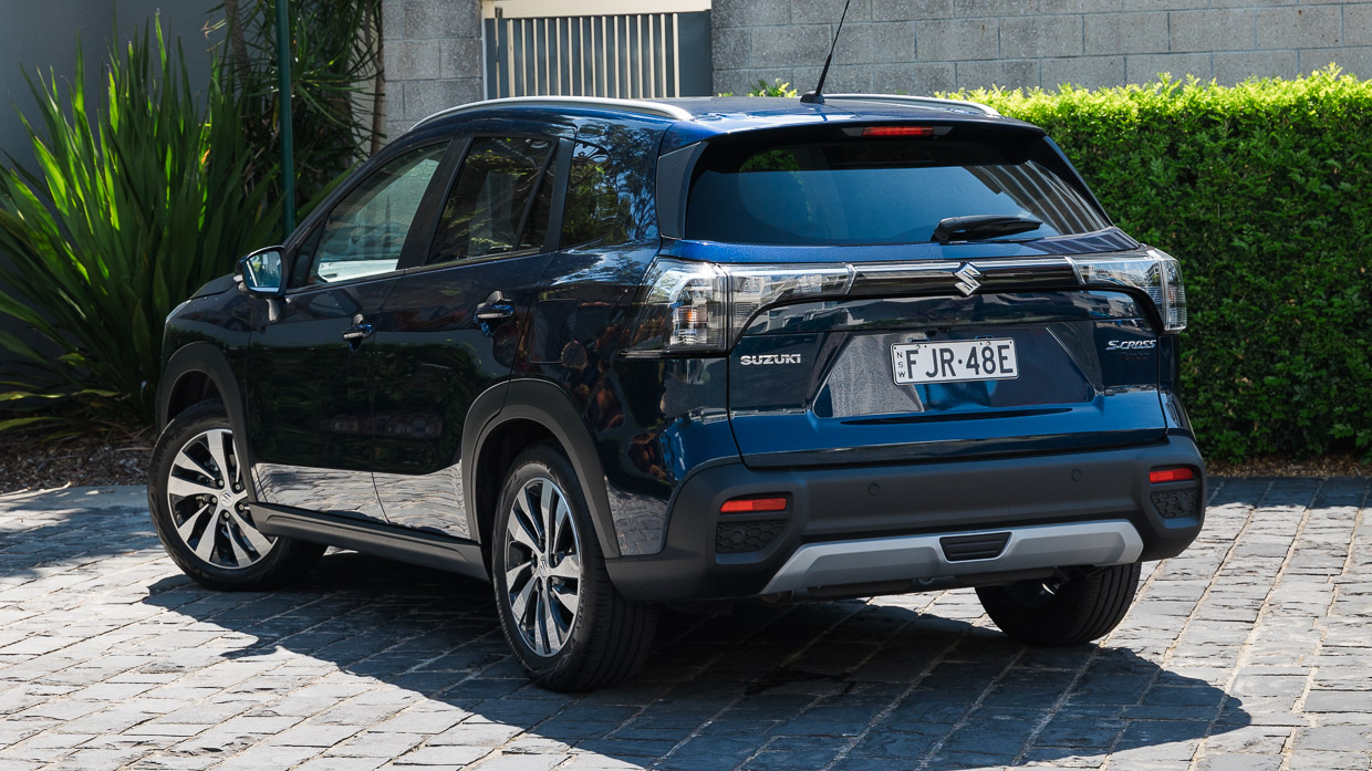 Suzuki S-Cross AllGrip Prestige 2025 rear 3/4