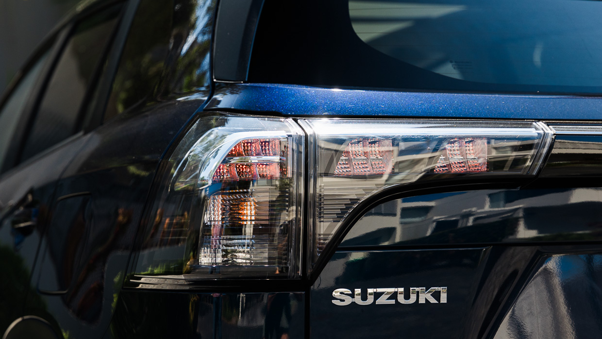 Suzuki S-Cross AllGrip Prestige 2025 tailight