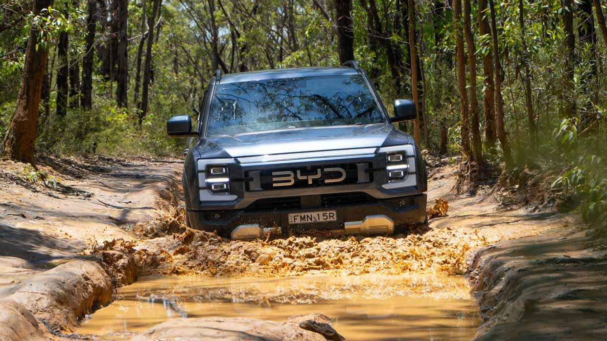 BYD Shark 6 2025 water close 2