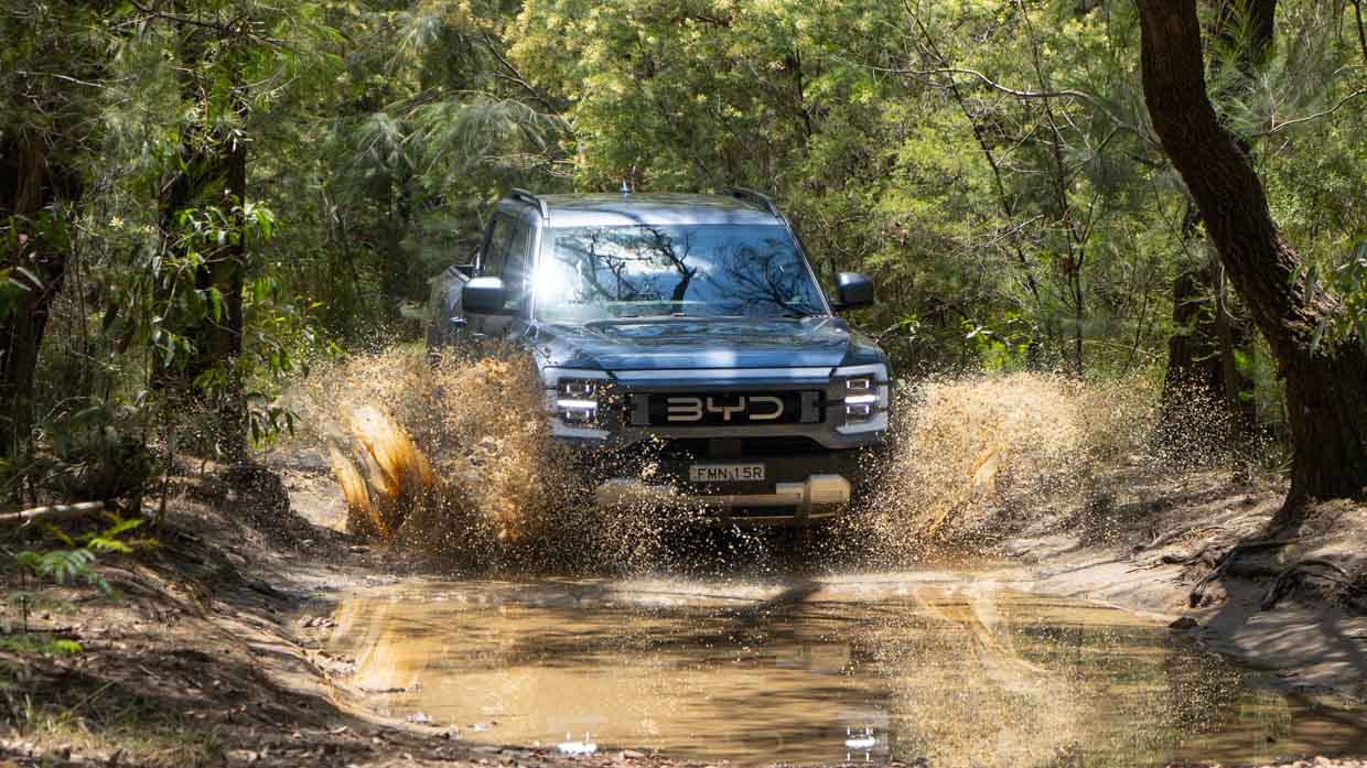 BYD Shark 6 2025 water spray