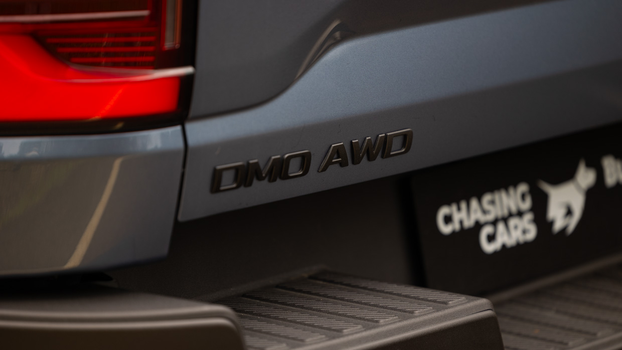 BYD Shark 6 2025 tailgate badge