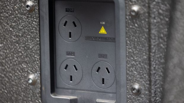 BYD Shark 6 2025 plugs