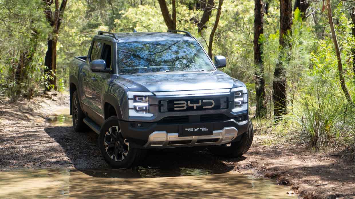 BYD Shark 6 2025 river