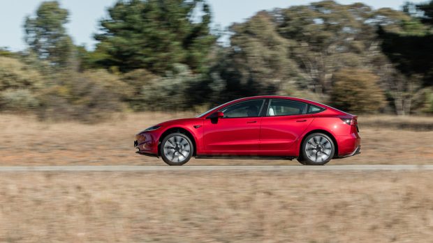 Tesla Model 3 Long range 2024 EVOTY side