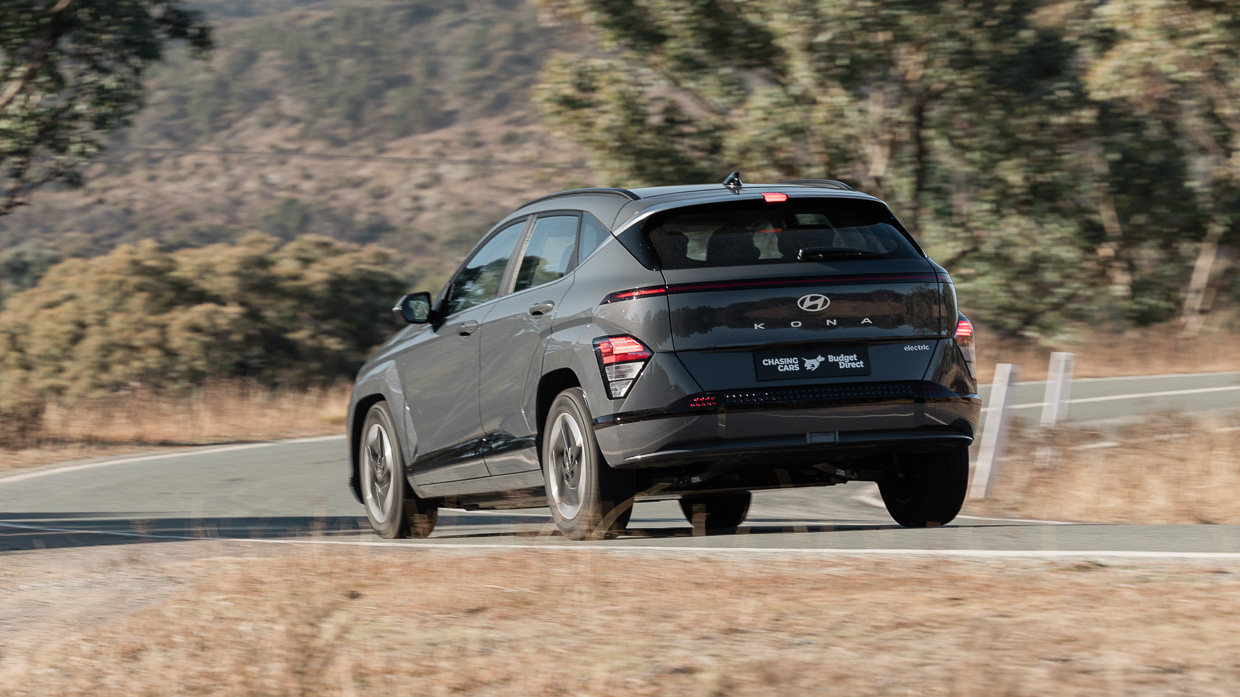 Hyundai Kona Electric (Base) EVOTY 2024 rear 2