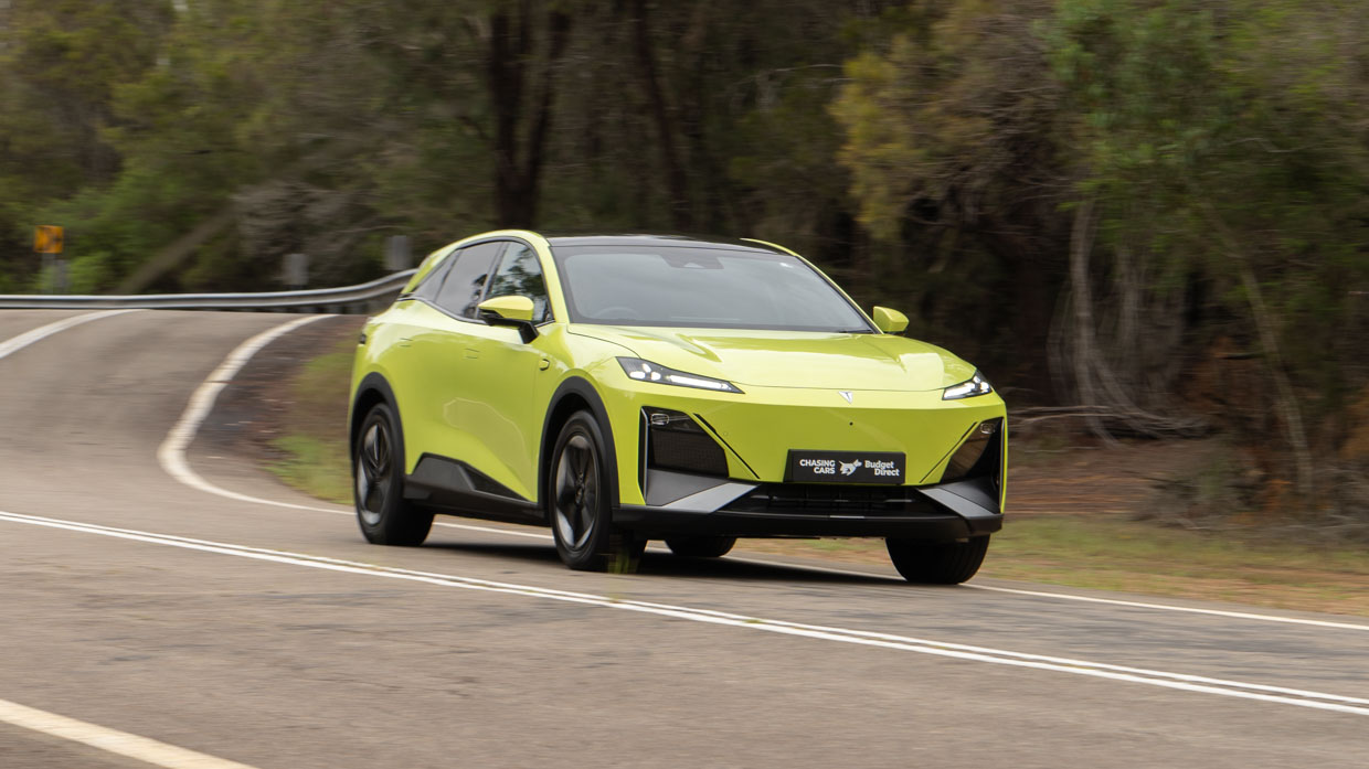 Deepal S07 2025 driving front 4