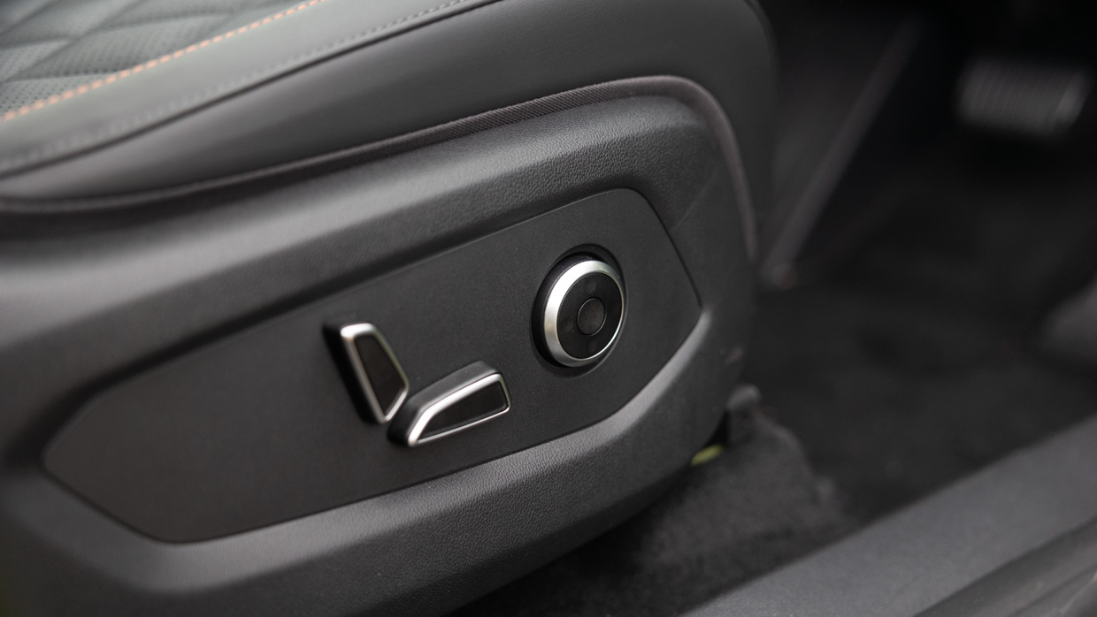 Deepal S07 2025 interior front seats 2