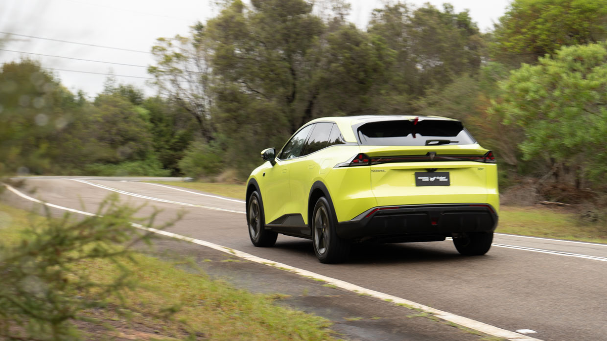 Deepal S07 2025 driving rear 3