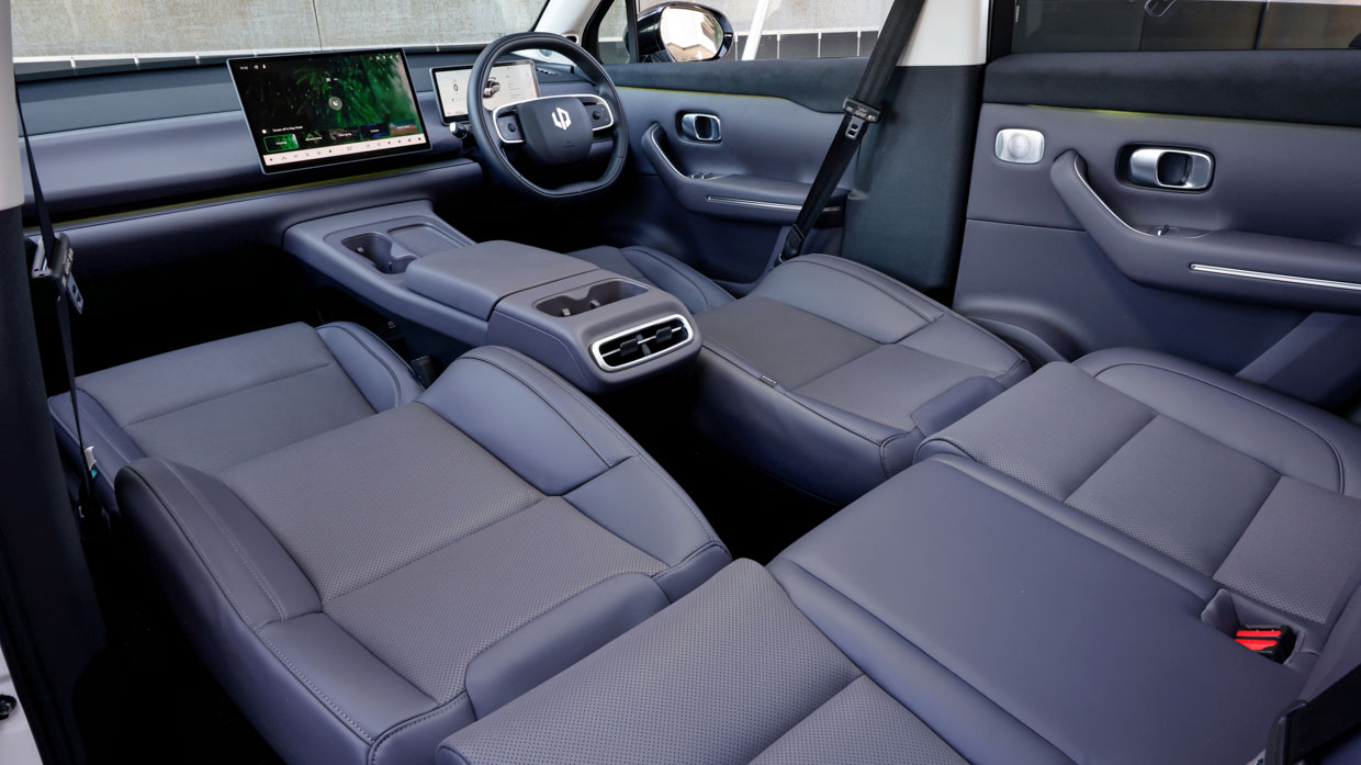 Leapmotor C10 Design 2025 interior seats flat