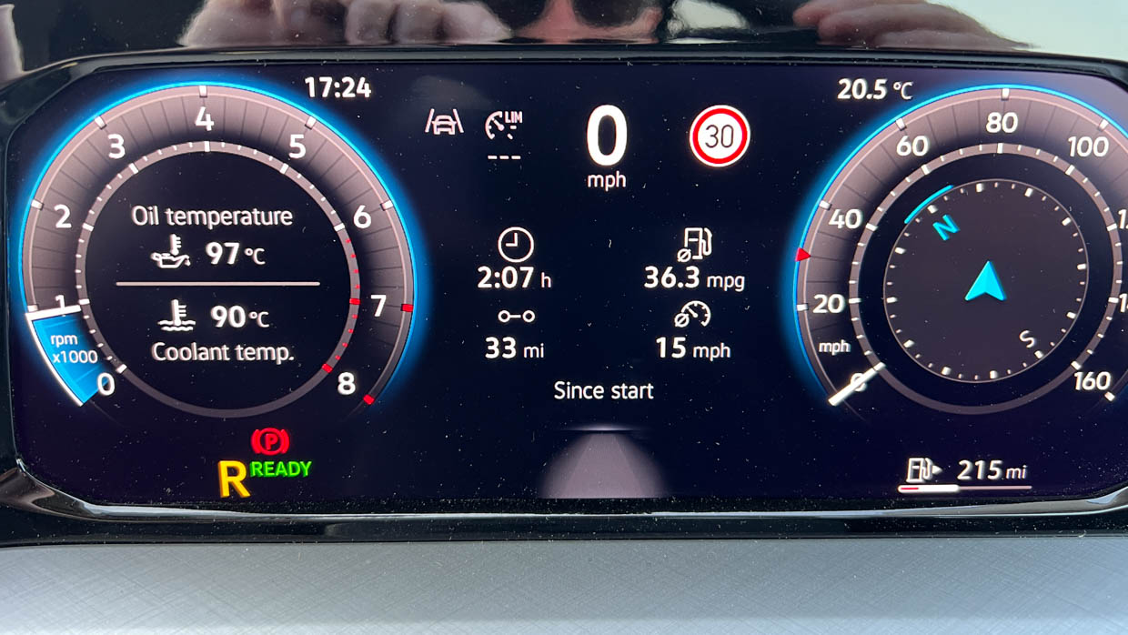 Volkswagen Golf 8.5 2025 digital dash