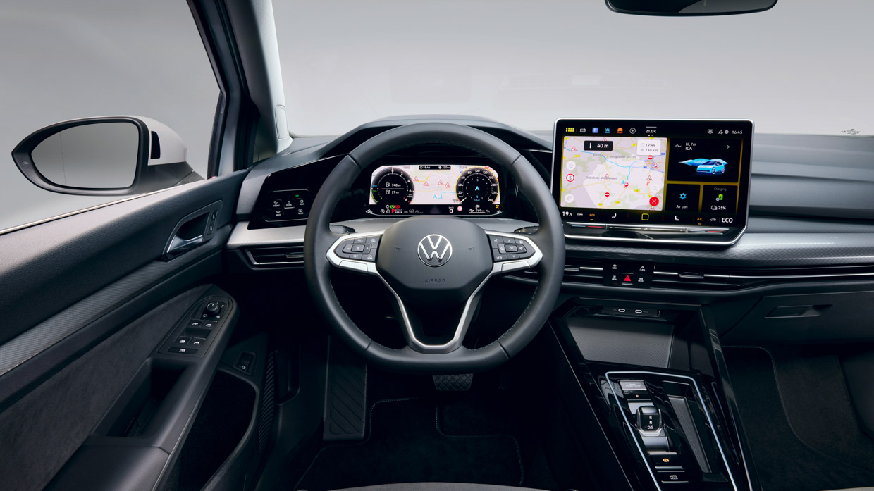 Volkswagen Golf 8.5 2025 interior