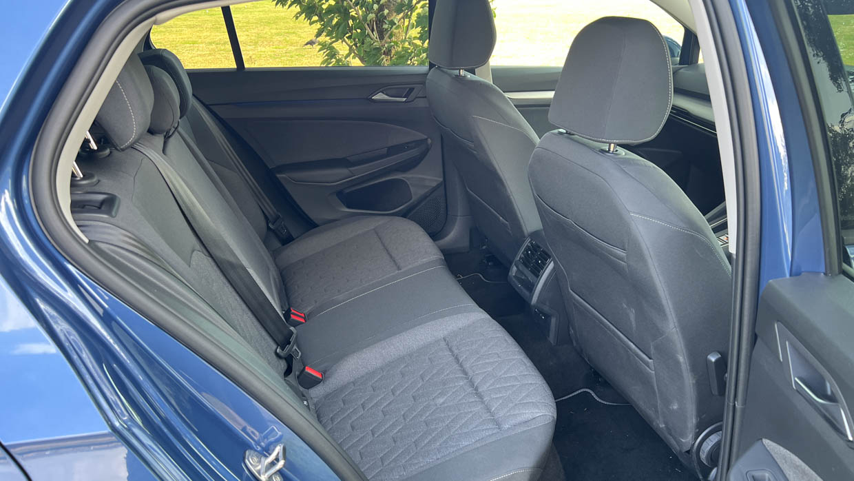 Volkswagen Golf 8.5 2025 back seat