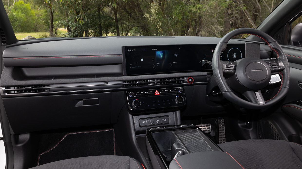 Hyundai Tucson Elite Hybrid LT 2025 interior 3