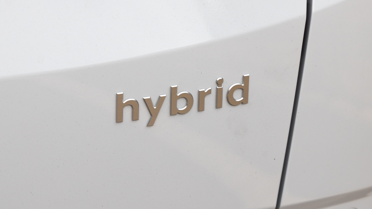 Hyundai Tucson Elite Hybrid LT 2025 badge