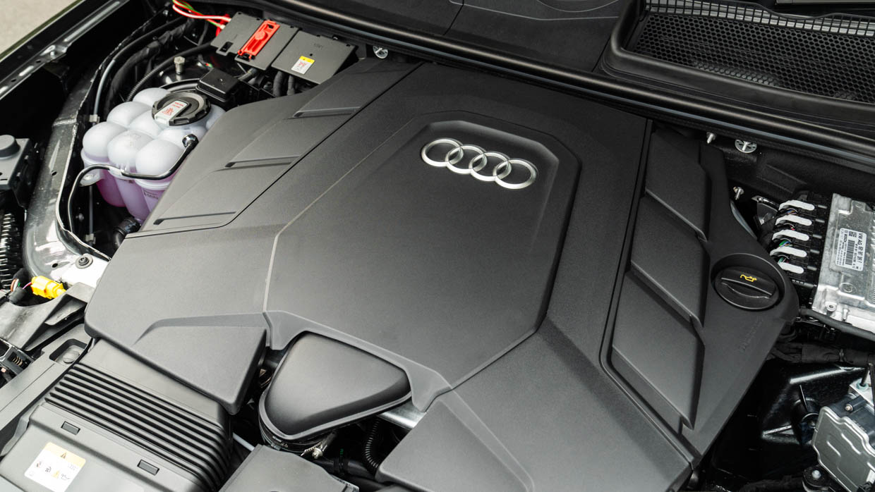 Audi Q7 55 TFSI 2025 engine