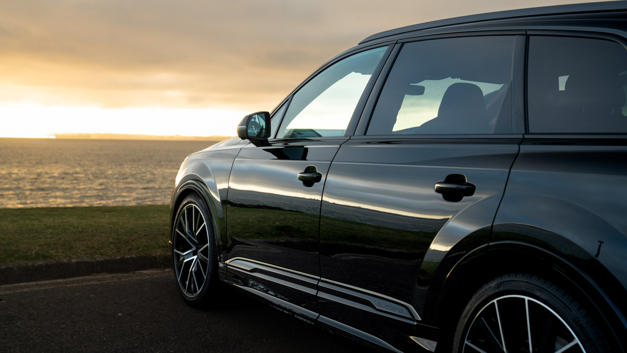 Audi Q7 55 TFSI 2025 sunset