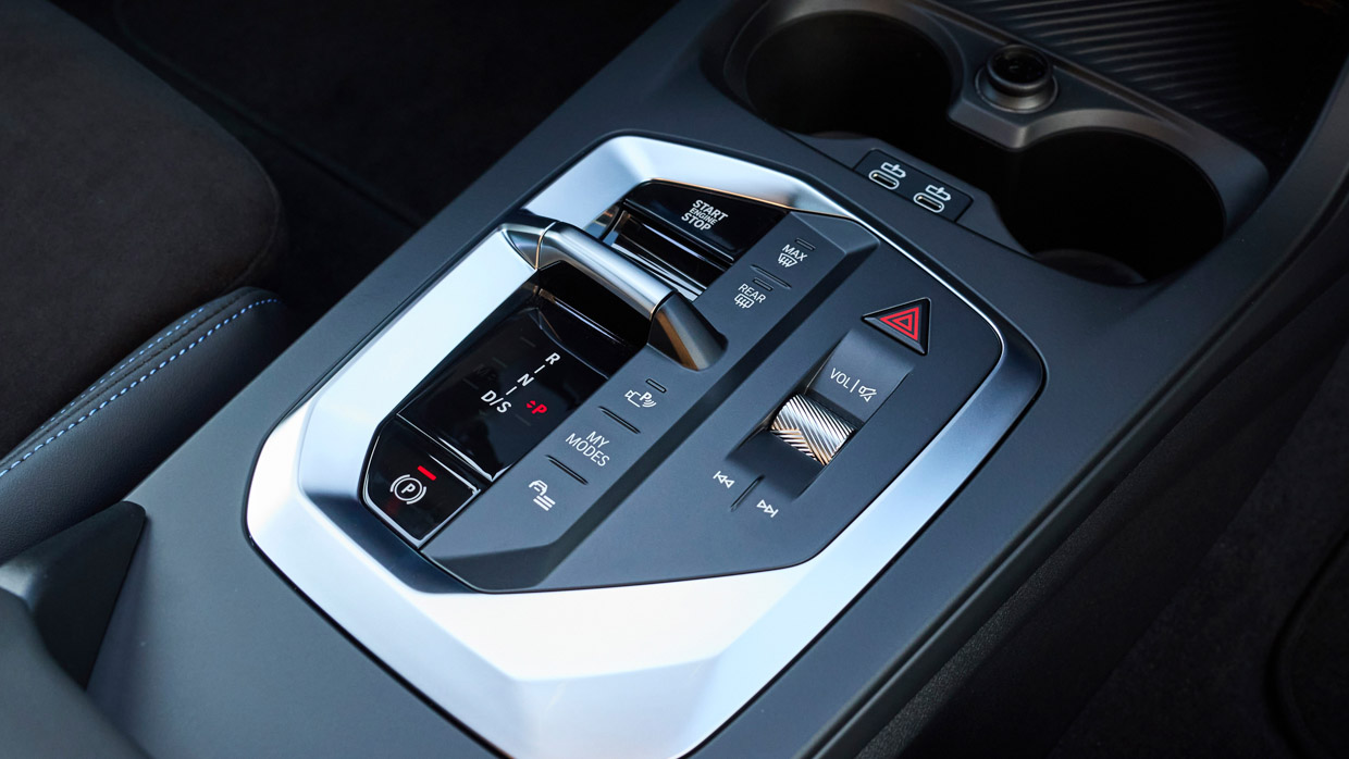 BMW M235 xDrive 2025 shifter