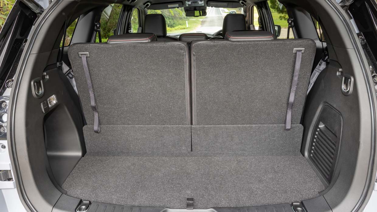 Isuzu MU-X 2025 X-Terrain interior boot 2