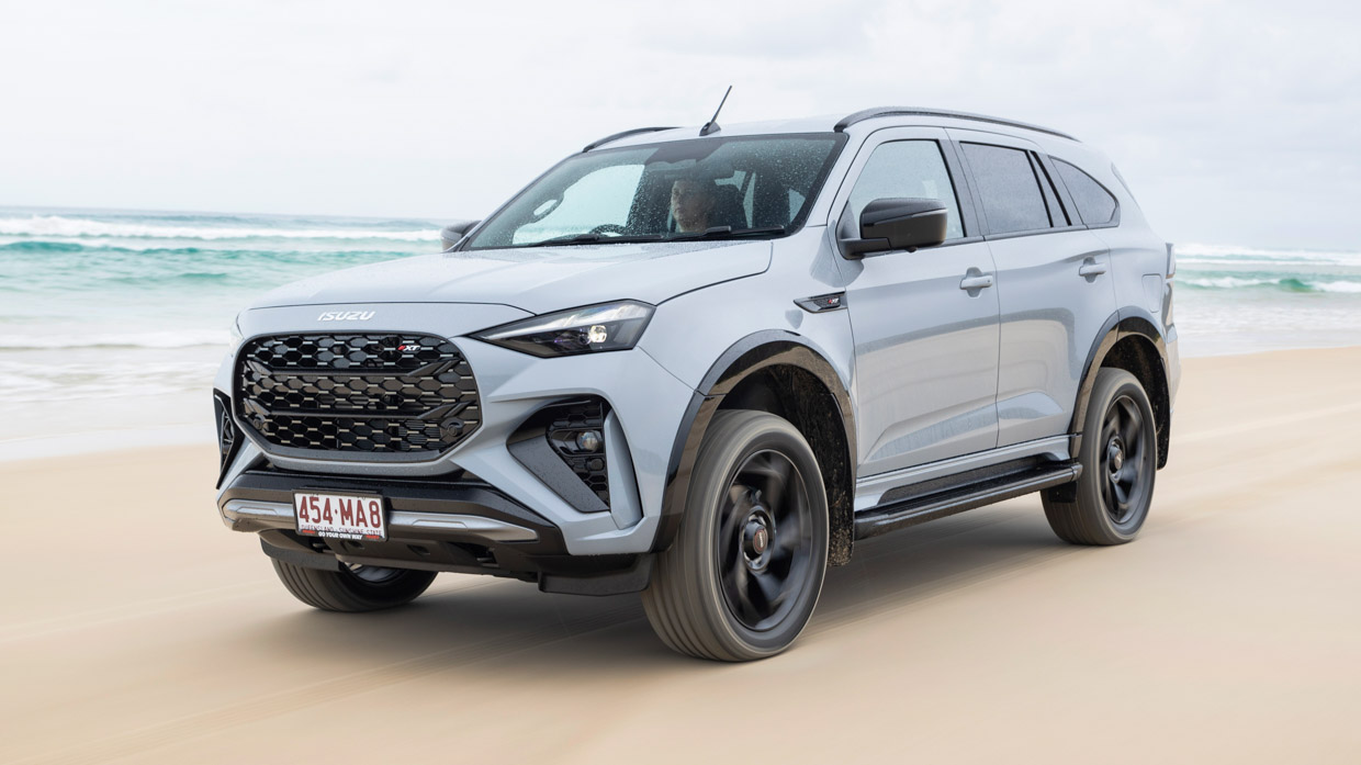 Isuzu MU-X 2025 X-Terrain driving beach 2
