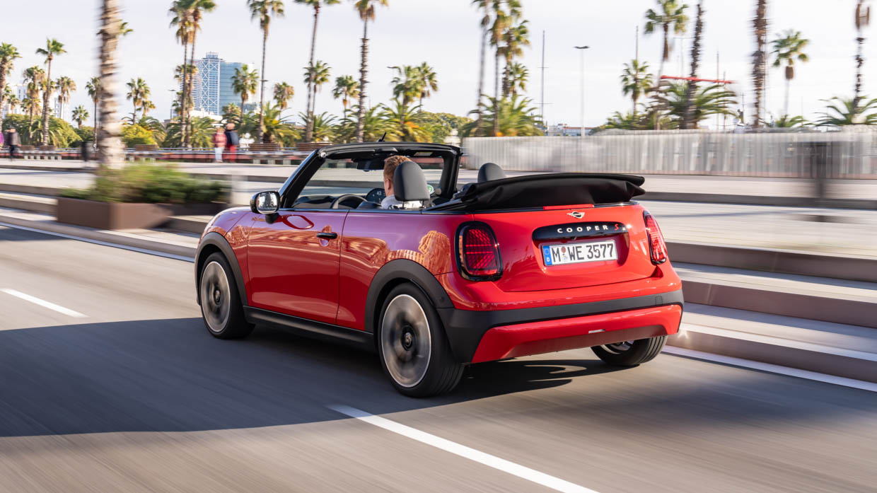 Mini Convertible 2025 rear driving