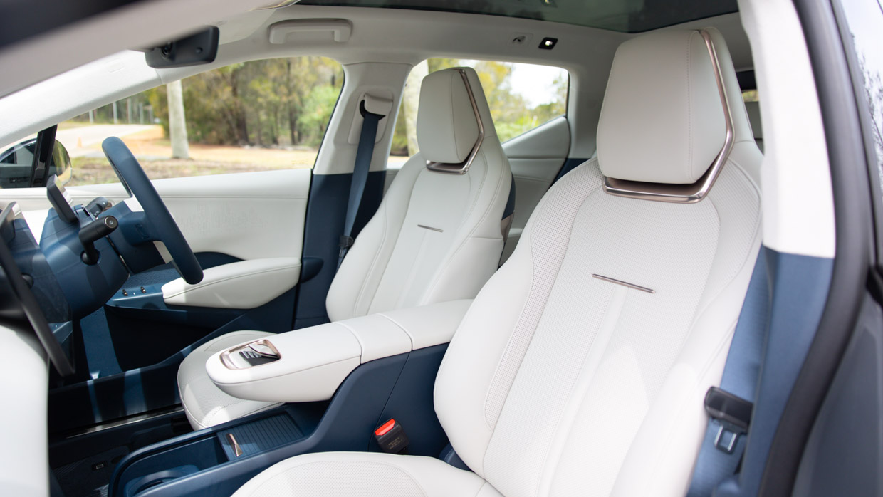 Zeekr X 2025 front seat 2