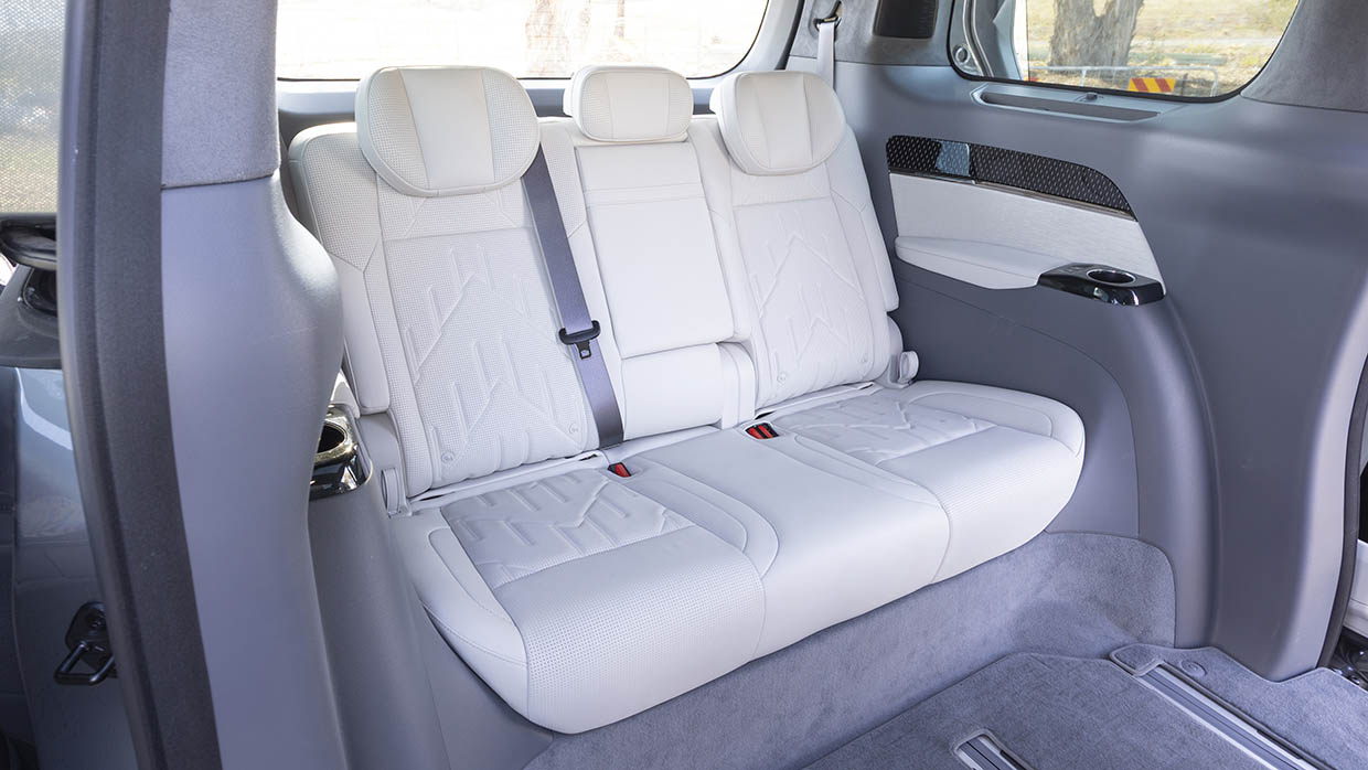 Zeekr 009 2025 third row seats