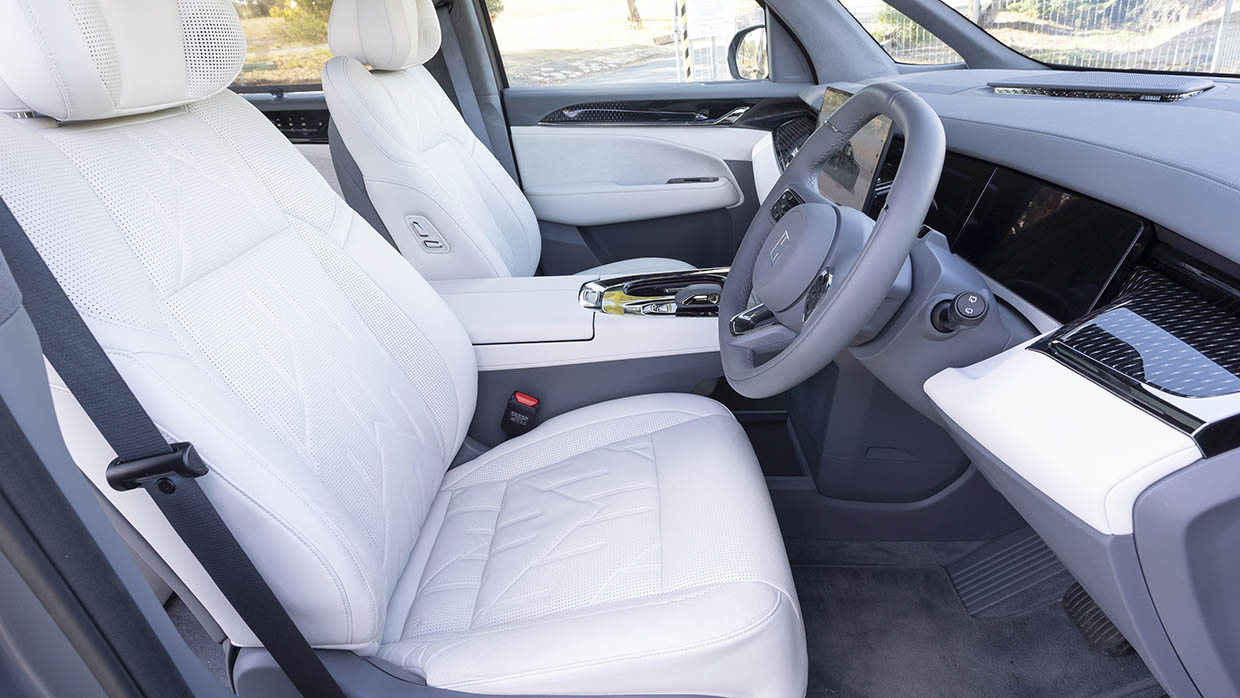 Zeekr 009 2025 front seats