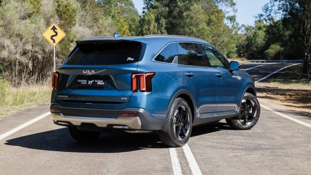 Kia Sorento HEV 2024 rear