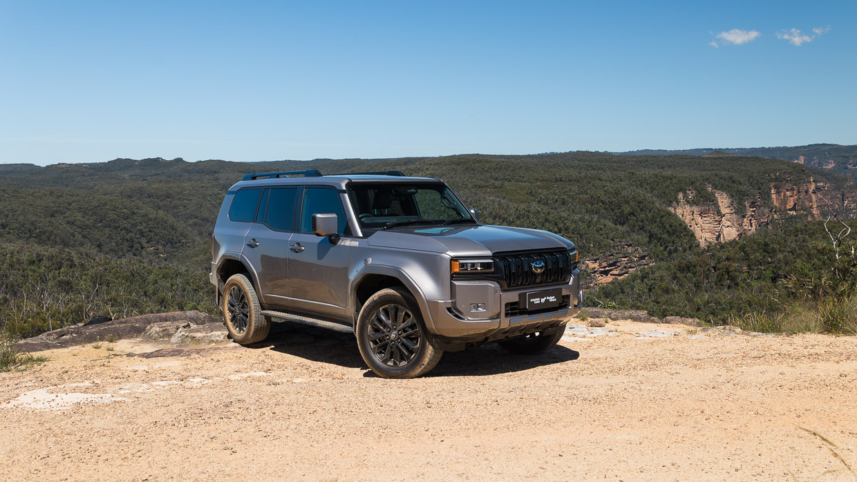 Toyota Prado Kakadu 2025 front 3/4 5