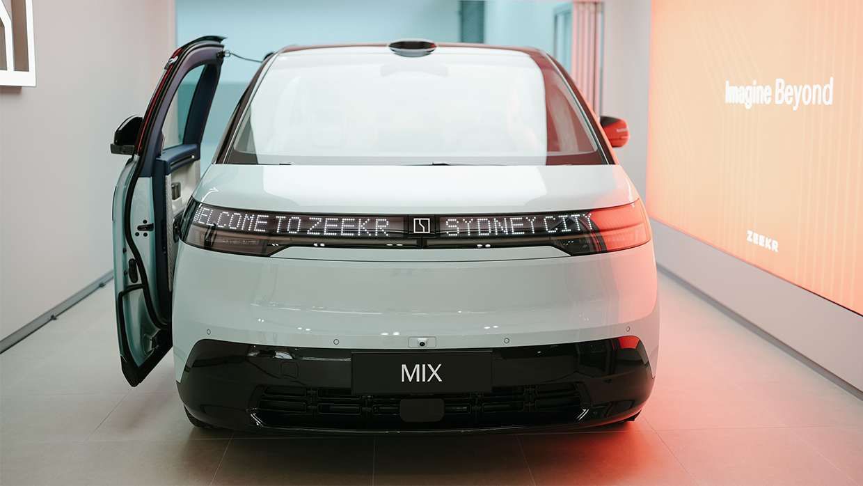 2025 Zeekr MIX front view