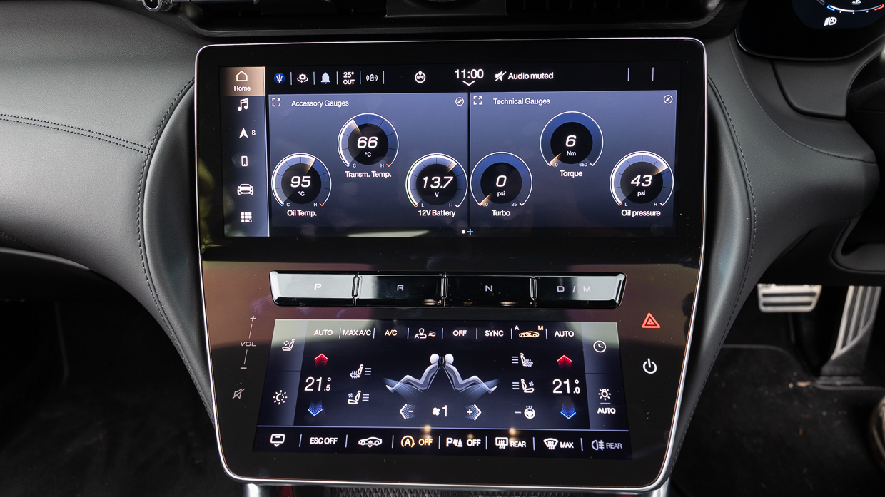 Maserati GranTurismo Modena 2025 screen