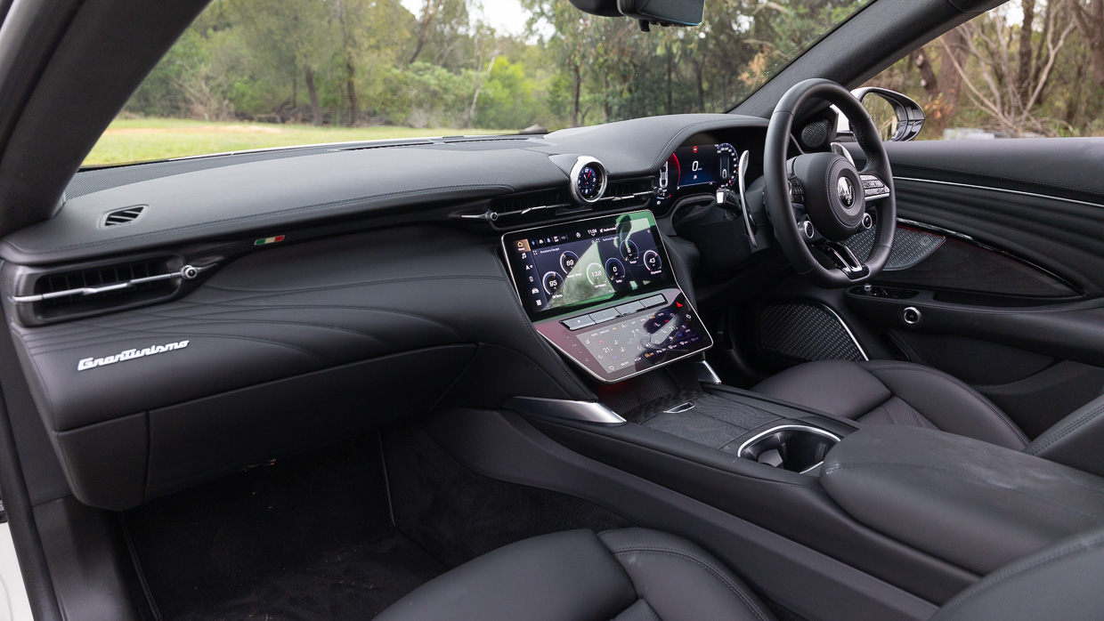Maserati GranTurismo Modena 2025 interior