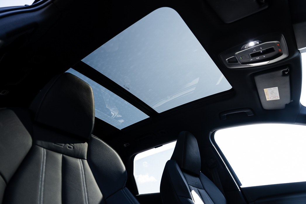 Audi Q6_e-Tron Quattro 2025 sunroof