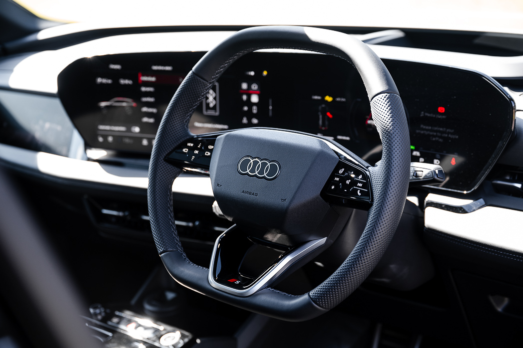 Audi Q6_e-Tron Quattro 2025 steering wheel