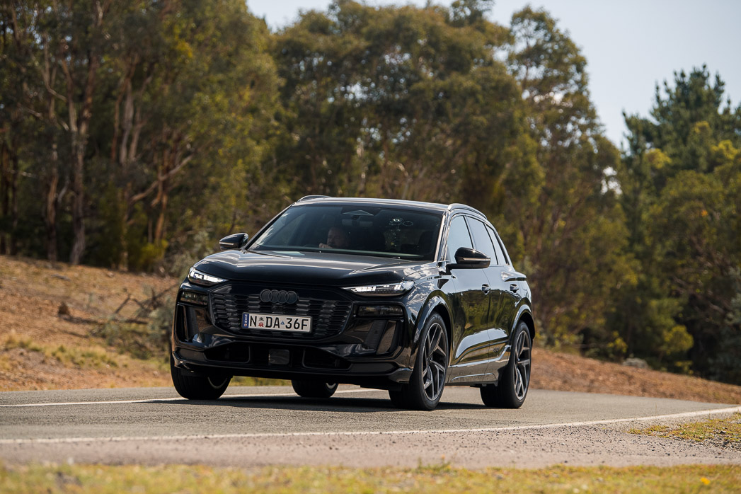Audi Q6_e-Tron Quattro 2025 driving