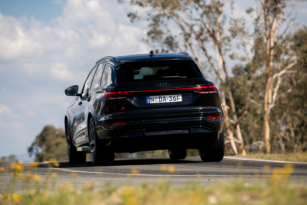 Audi Q6_e-Tron Quattro 2025 driving rear