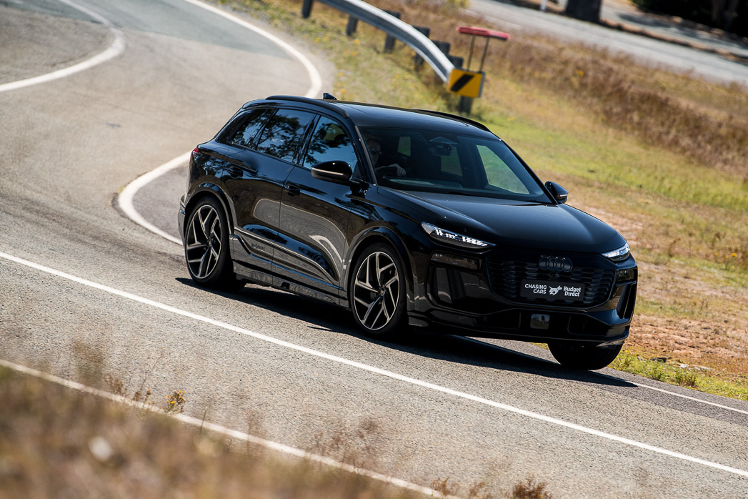 Audi Q6_e-Tron Quattro 2025 driving front 7