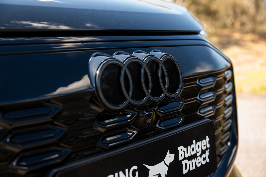 Audi Q6_e-Tron Quattro 2025 front badge