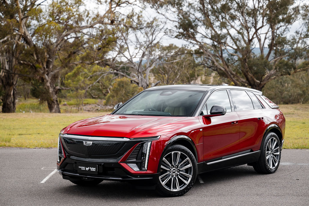 Cadillac Lyriq Sport 2025 front 3/4 2