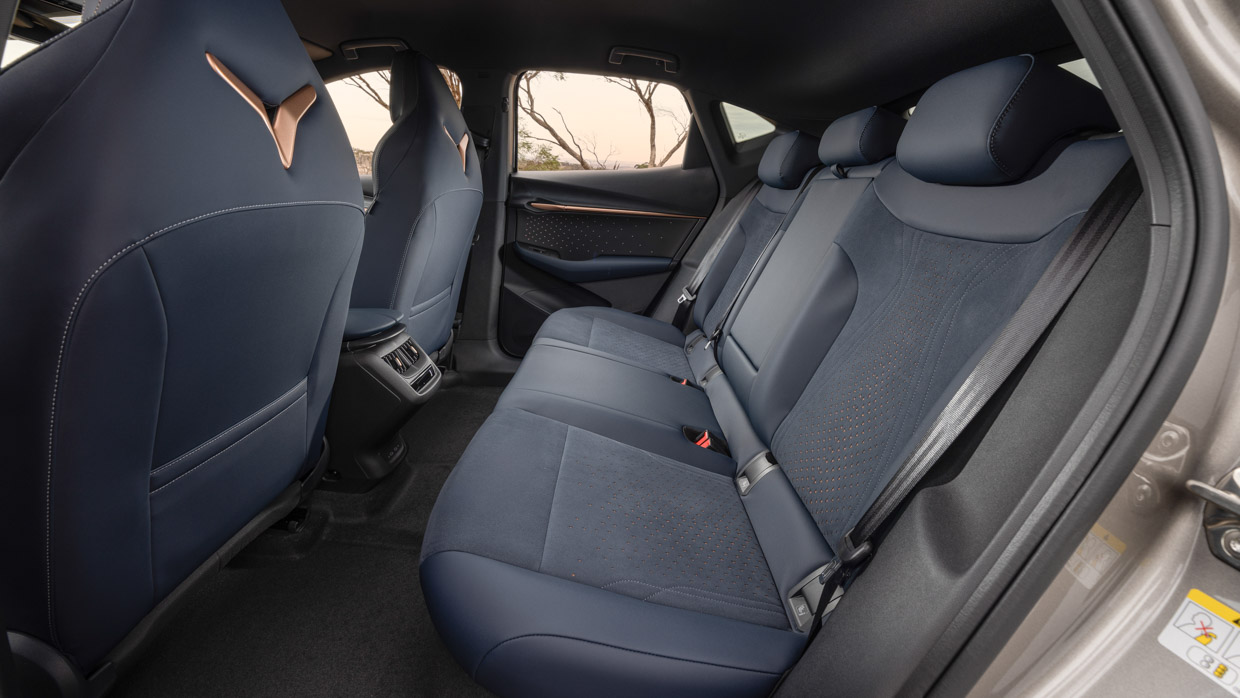 Cupra Tavascan Endurance 2025 interior pack rear seats