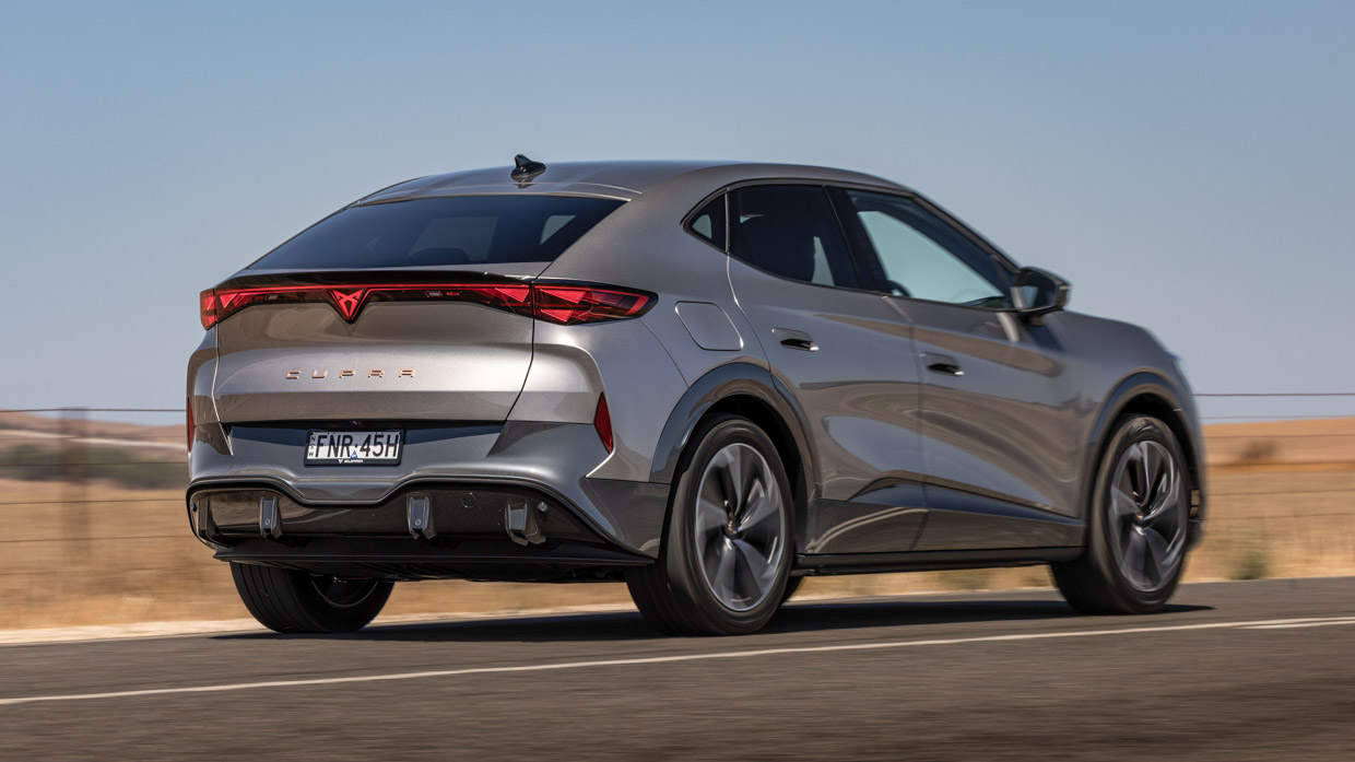 Cupra Tavascan Endurance 2025 driving 6