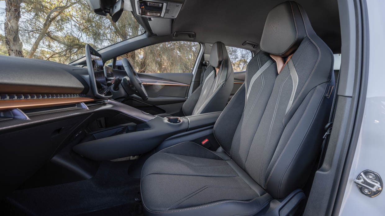 Cupra Tavascan Endurance 2025 interior front seats
