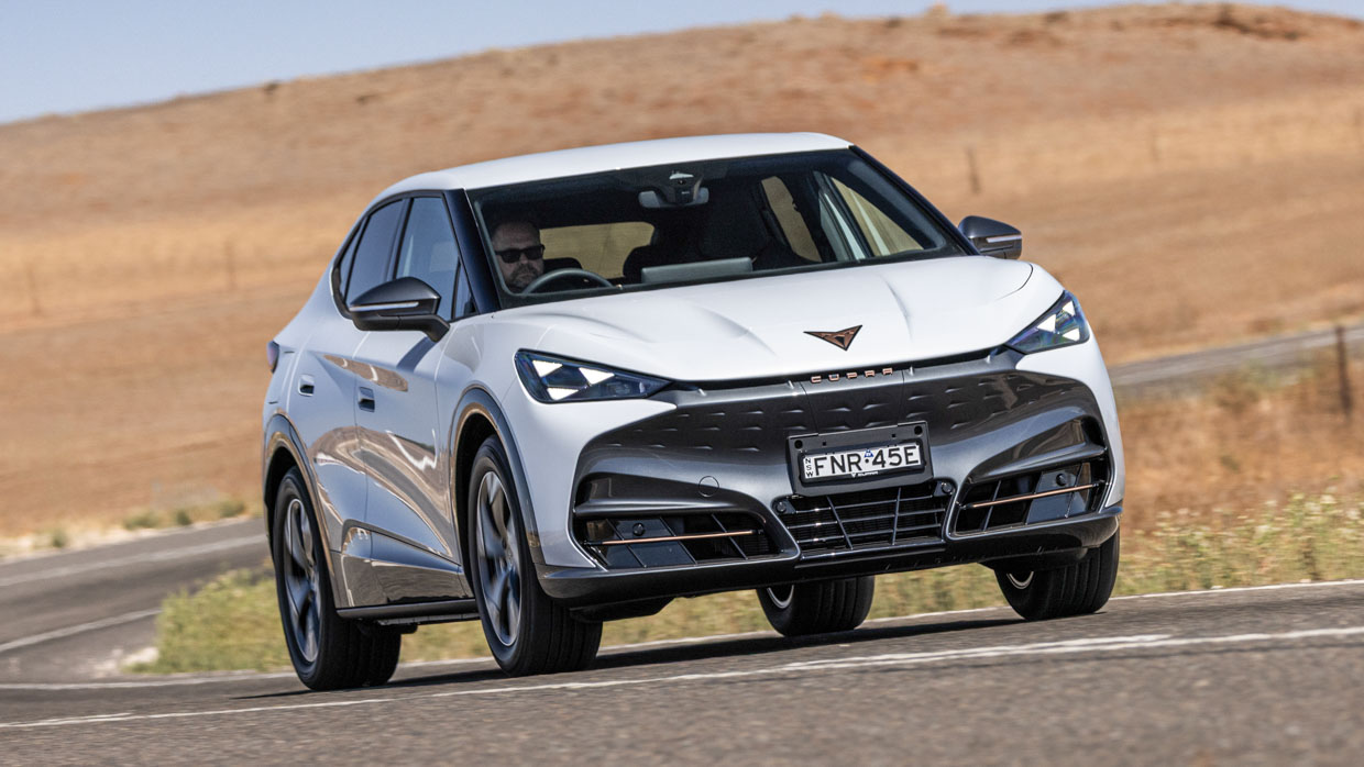 Cupra Tavascan Endurance 2025 driving