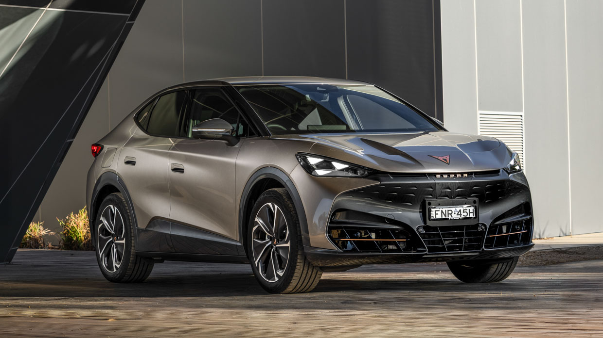 Cupra Tavascan Persistence 2025 front 3/4