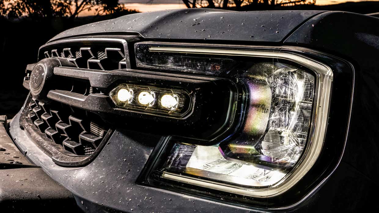 Ford Everest Tremor 2025 headlight