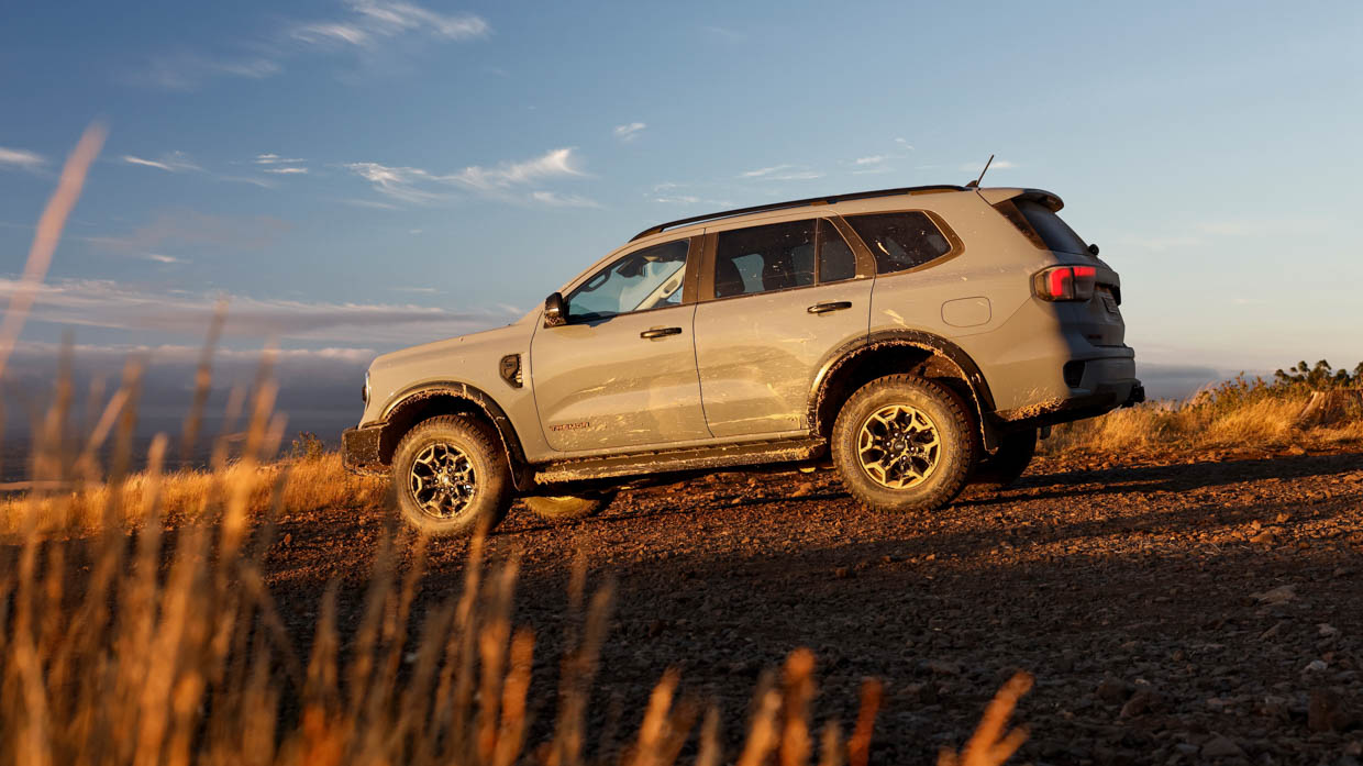 Ford Everest Tremor 2025 rear far