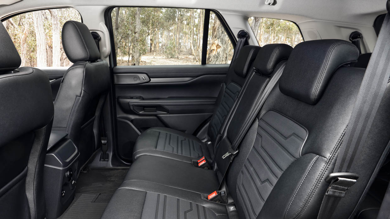 Ford Everest Tremor 2025 back seats
