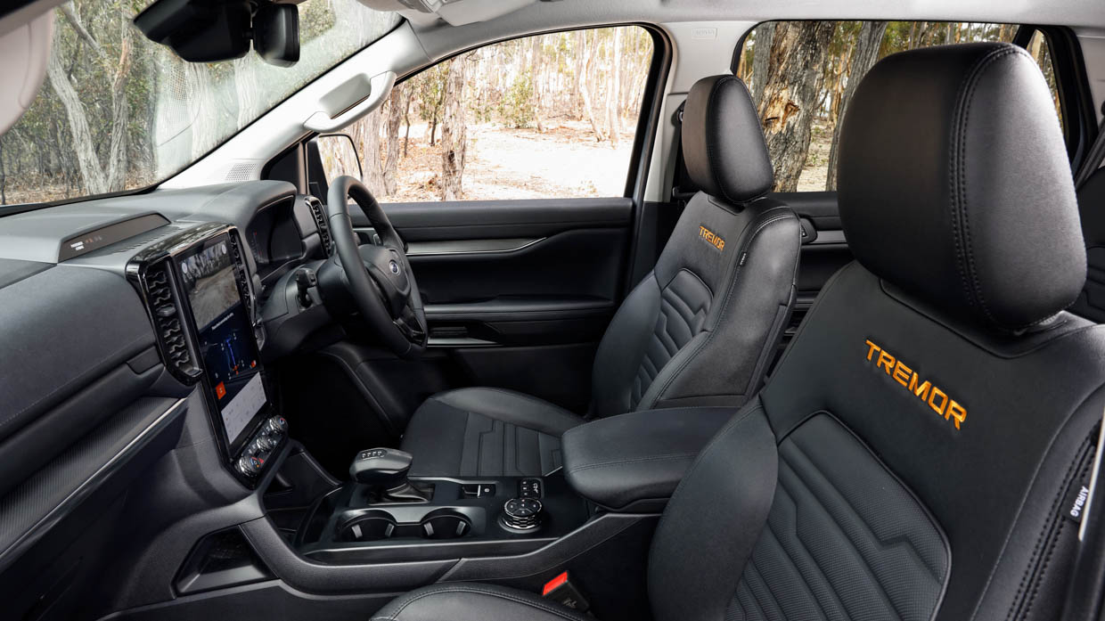 Ford Everest Tremor 2025 interior front