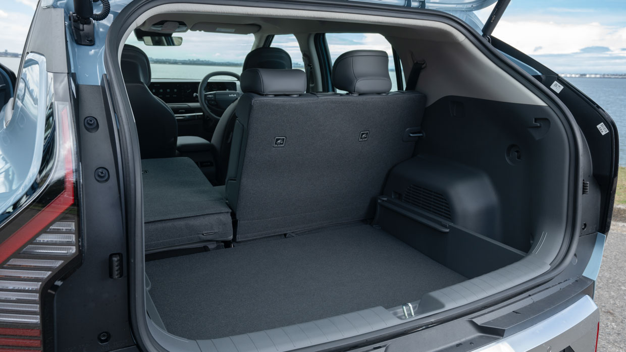 Kia EV3 2025 Earth boot