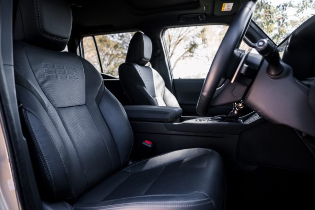 Lexus GX550 Overtrail 2025 front seats 2